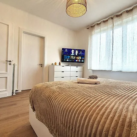 Rock In Share - Strozzi - Brand-new Luxury 4-bedroom With
